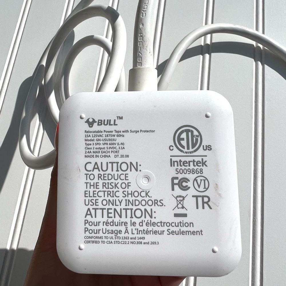 Bull Relocatable Power Plug with Surge Relocator - Picture 3 of 5